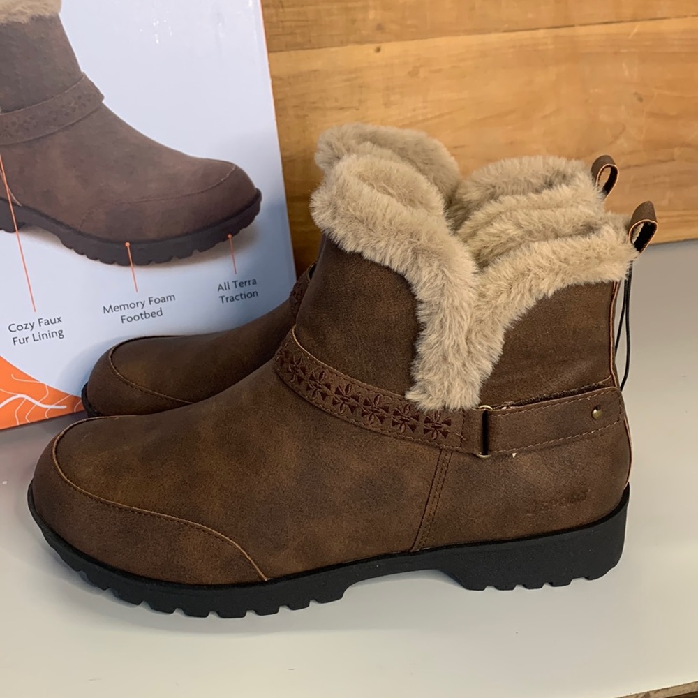 NEW Women’s JSport Memory Foam Norway Brown Boots